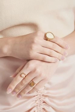 STORETS Weaved Waterdrop Ring-Ivory ACCESSORIES