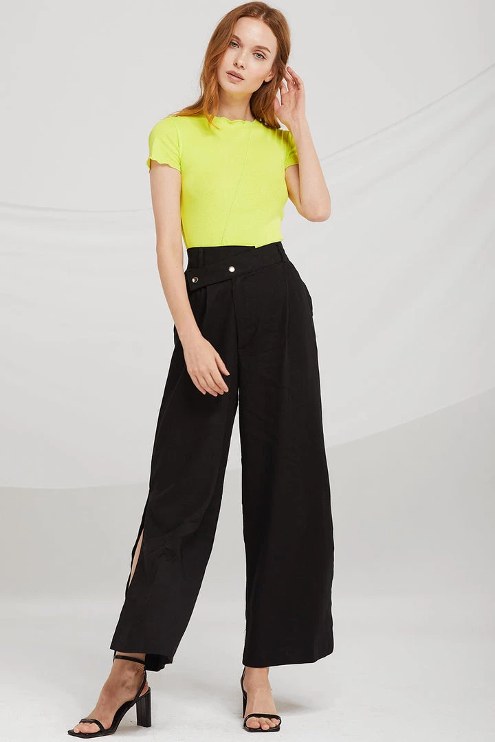 STORETS CLOTHING Daisy Lettuce-Edge Crop Top