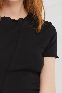 STORETS CLOTHING Daisy Lettuce-Edge Crop Top