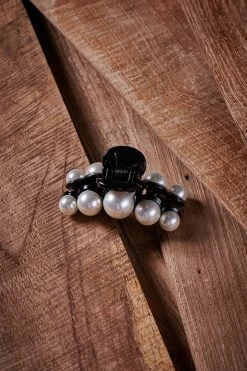STORETS Five Faux Pearl Clip