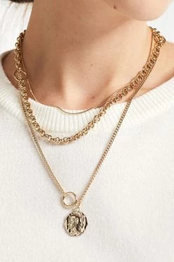 STORETS ACCESSORIES Multi Chain Layered Necklace W/Pendant