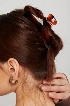 STORETS Adalyn Acrylic Claw Hair Clip BEST-SELLERS