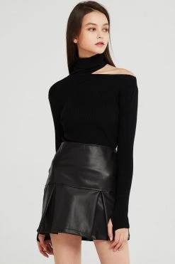 STORETS Sofia Cut-out Choker Top