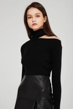 STORETS Sofia Cut-out Choker Top