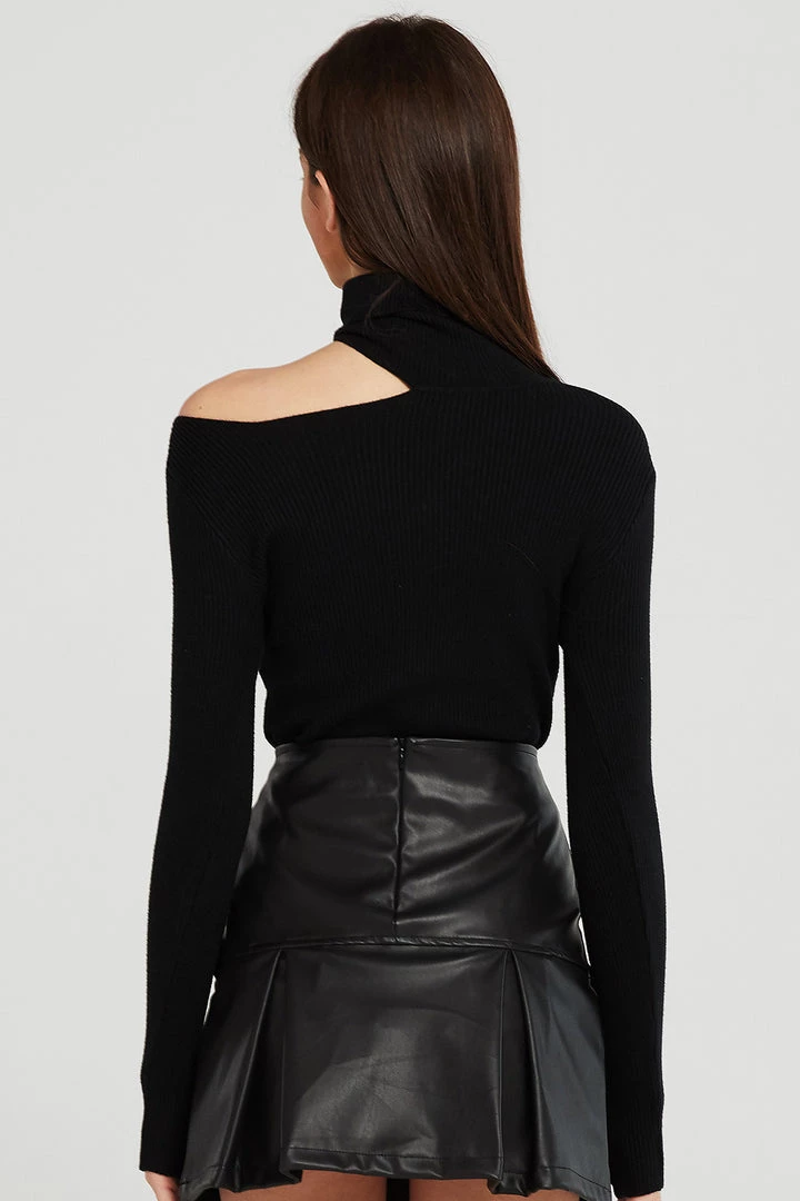 STORETS Sofia Cut-out Choker Top