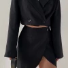 STORETS Influencer Re:born Eva Two Button Crop Blazer