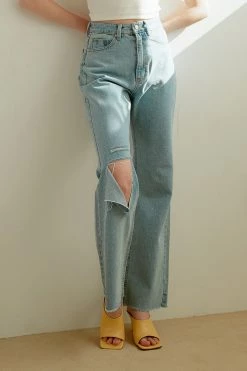 STORETS CLOTHING Haily Slash Ripped Jeans