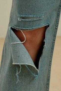 STORETS CLOTHING Haily Slash Ripped Jeans