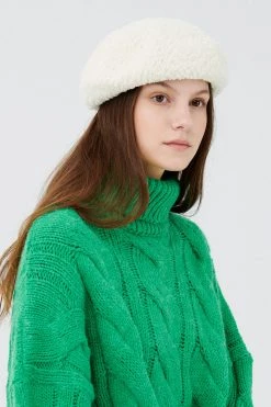 STORETS Nei Fuzzy Beret ACCESSORIES