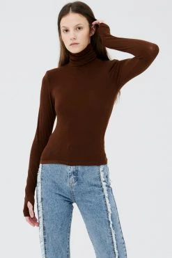 STORETS Golda Padded Shoulder Top CLOTHING