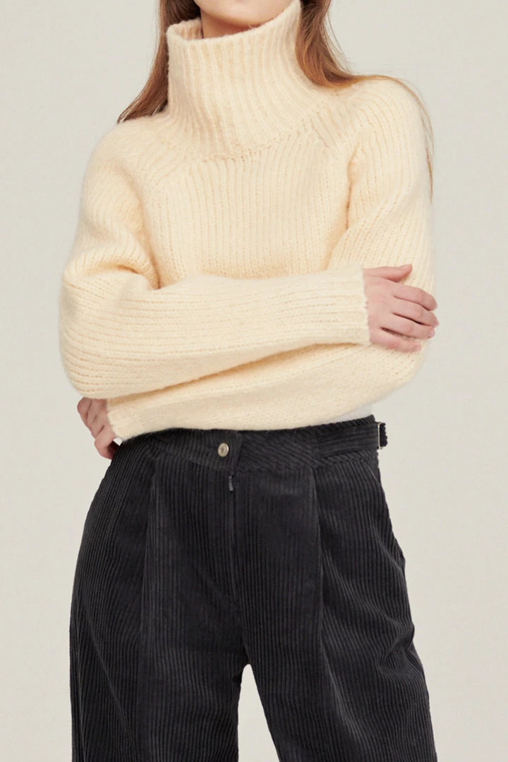 STORETS Whitney Two-way Cropped Sweater CLOTHING