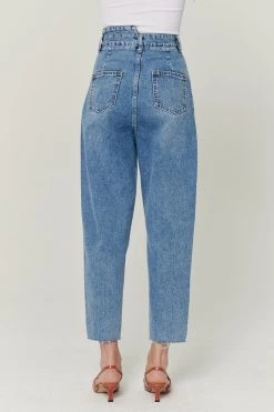 STORETS WHAT'S NEW Talia Belt Trim Dad Jeans