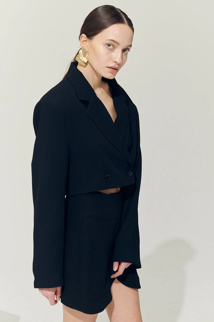 STORETS Influencer Re:born Eva Two Button Crop Blazer