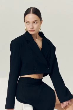 STORETS Influencer Re:born Eva Two Button Crop Blazer