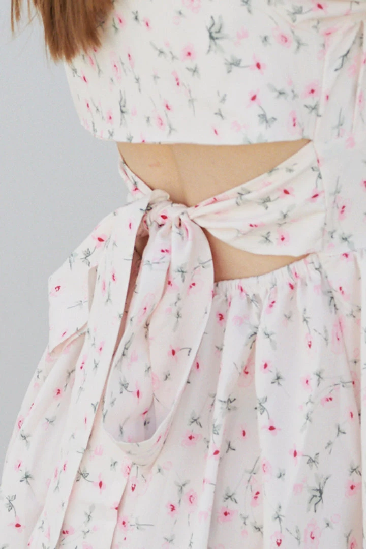 STORETS Serenity Floral Dress