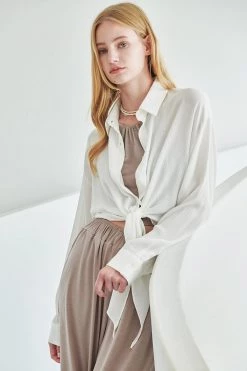 STORETS Lisa Front Tie-up Blouse