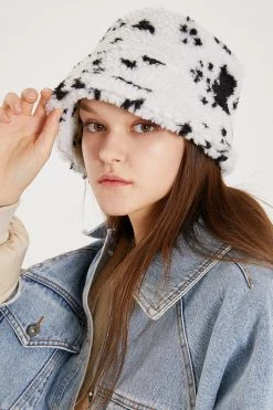 STORETS ACCESSORIES Sara Dalmatian Fluffy Bucket Hat