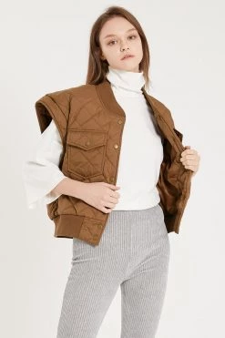 STORETS Tanner Diamond Quilted Crop Vest