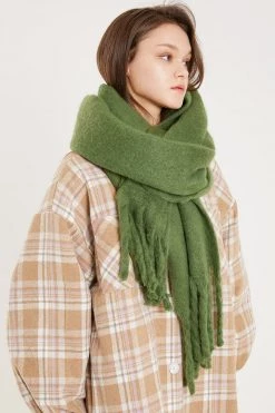 STORETS Influencer Miracle Fuzzy Scarf ACCESSORIES