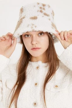 STORETS ACCESSORIES Sara Dalmatian Fluffy Bucket Hat