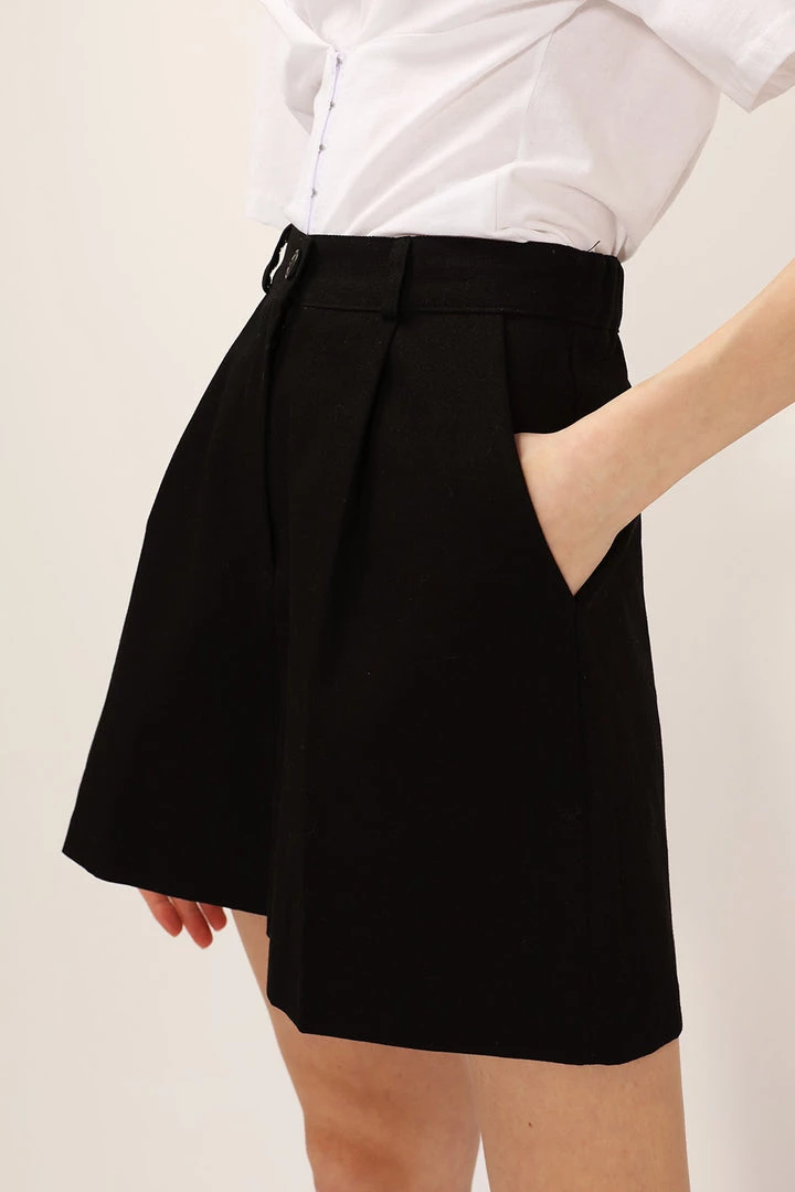 STORETS Maci Pintuck Shorts CLOTHING