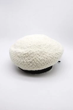 STORETS Nei Fuzzy Beret ACCESSORIES