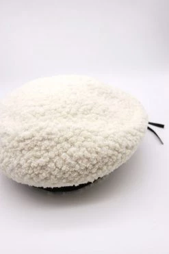 STORETS Nei Fuzzy Beret ACCESSORIES
