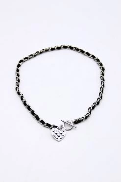 STORETS ACCESSORIES Black Chain Heart Necklace