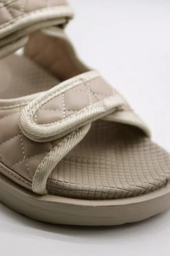 STORETS Quilted Sandals