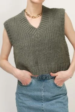 STORETS CLOTHING Alice Fuzzy Knit Vest