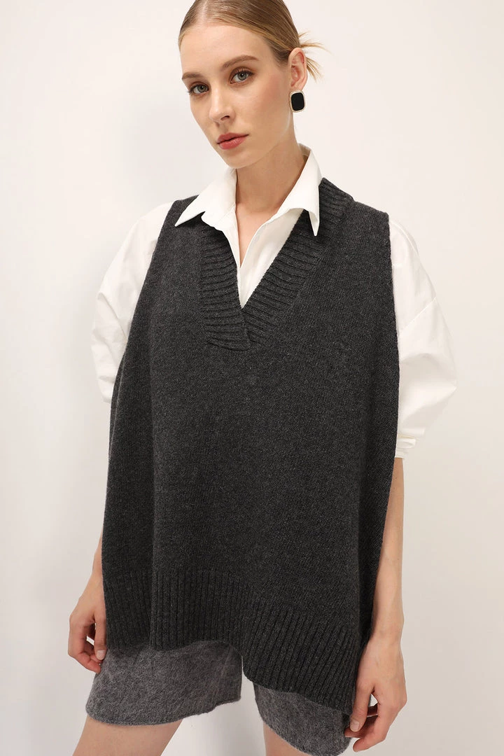 STORETS Lyla Oversized Knit Vest