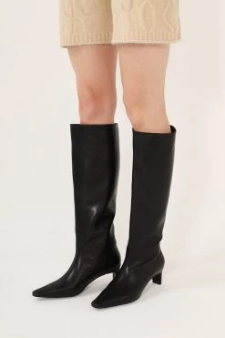 STORETS Slim Fit Pointed Toe Boots