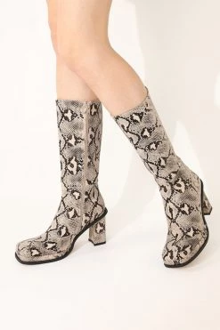 STORETS Kinsley Square Toe Boots ACCESSORIES
