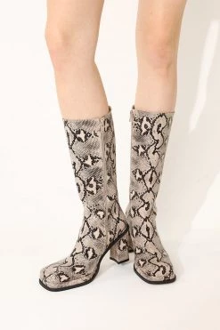 STORETS Kinsley Square Toe Boots ACCESSORIES