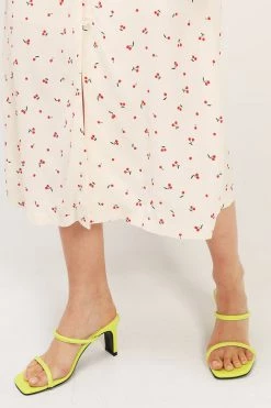 STORETS ACCESSORIES Two-Strap Square Toe Heels