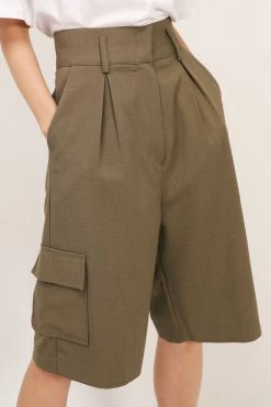 STORETS CLOTHING Kendall Cargo Bermuda Shorts