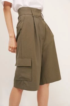 STORETS CLOTHING Kendall Cargo Bermuda Shorts