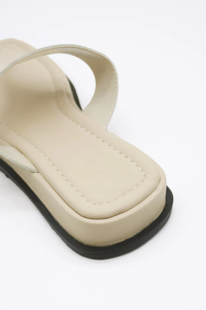 STORETS Pleather Toe Thong Sandals