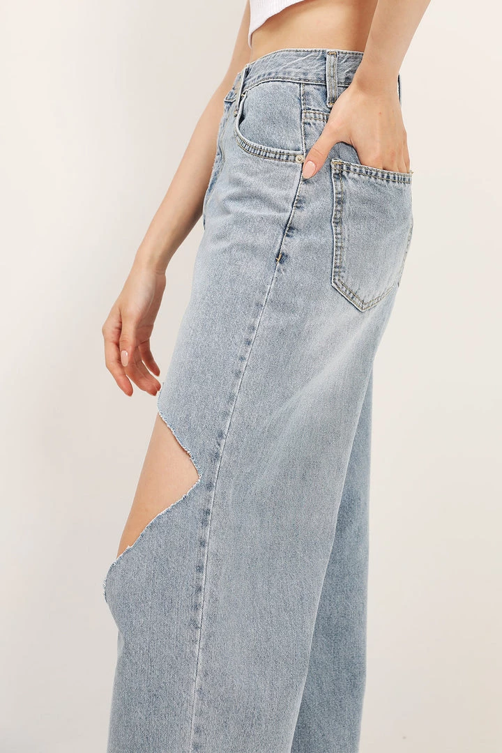 STORETS CLOTHING Blakely Slash Cutout Jeans