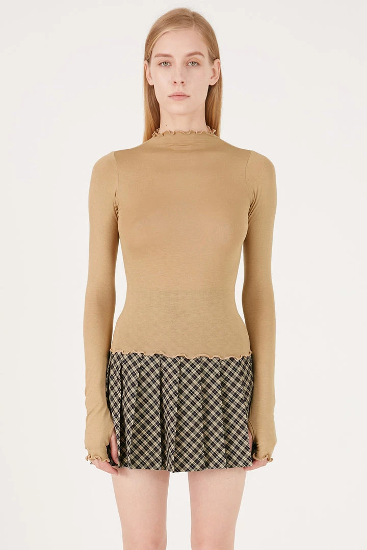 STORETS CLOTHING Serenity Lettuce Hem Top W/Thumb Hole