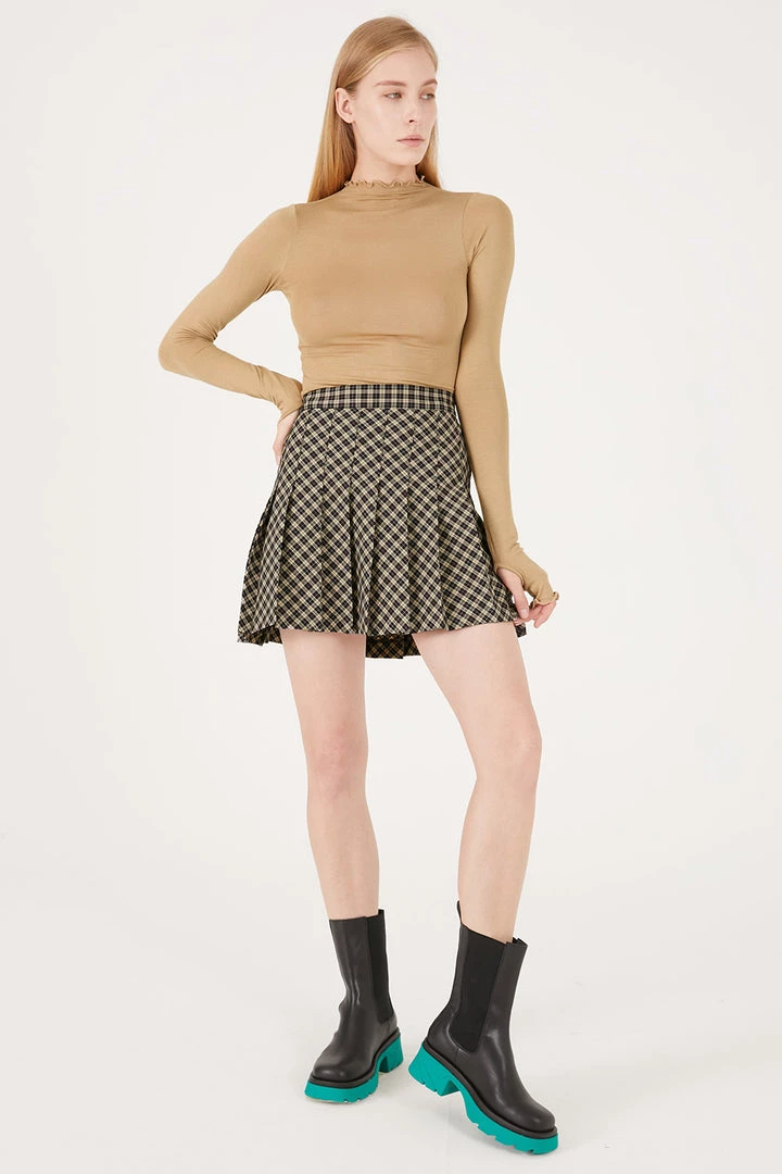 STORETS CLOTHING Serenity Lettuce Hem Top W/Thumb Hole