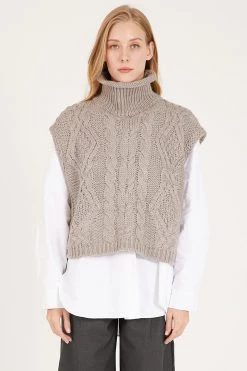 STORETS Daisy Turtle Neck Cable Knit Vest CLOTHING