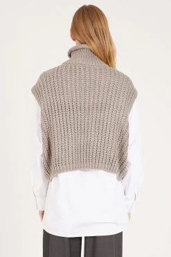 STORETS Daisy Turtle Neck Cable Knit Vest CLOTHING