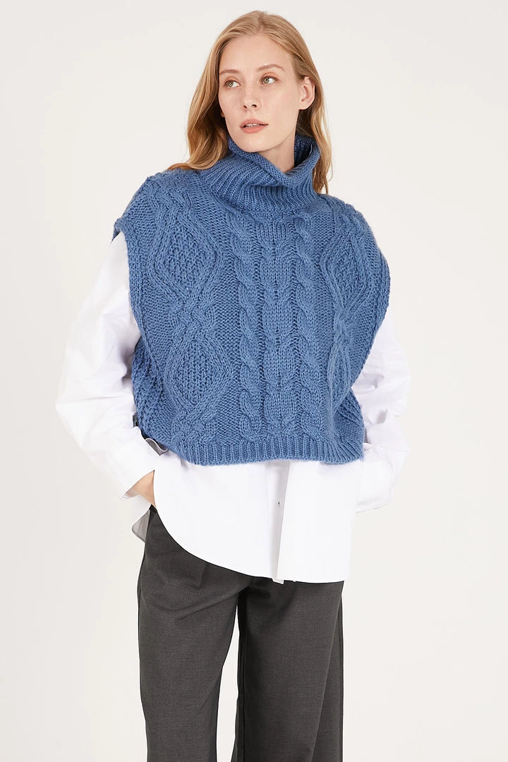 STORETS Daisy Turtle Neck Cable Knit Vest CLOTHING