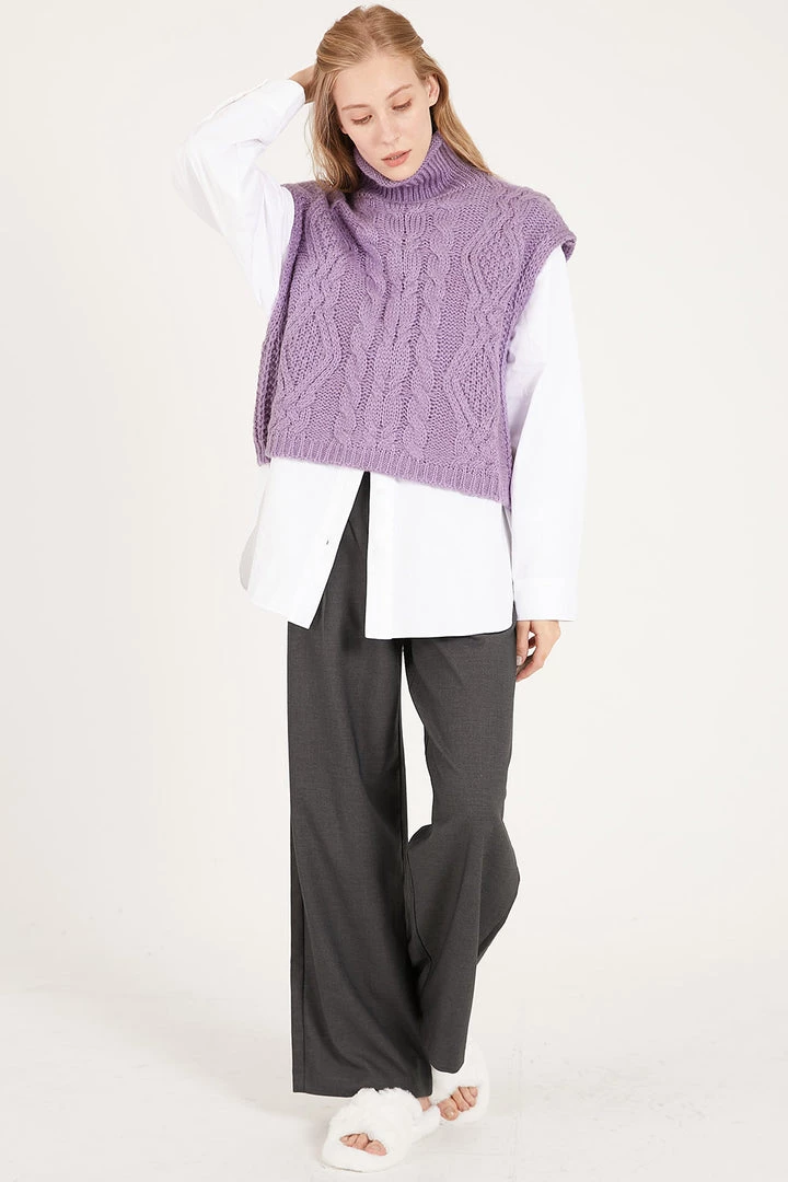 STORETS CLOTHING Daisy Turtle Neck Cable Knit Vest