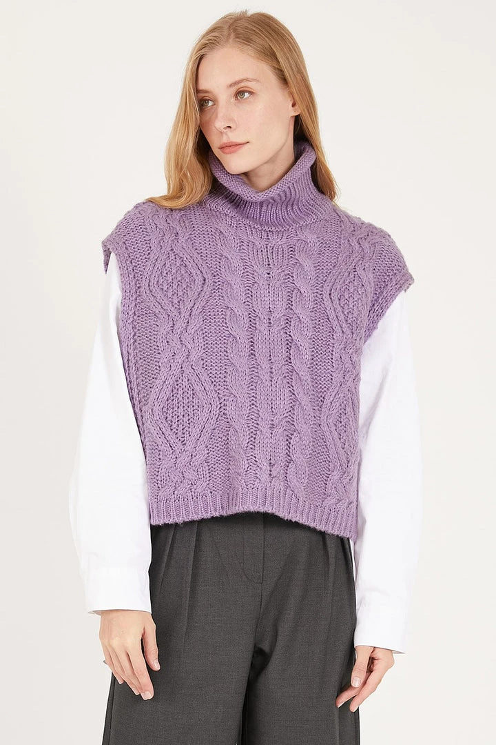 STORETS Daisy Turtle Neck Cable Knit Vest CLOTHING