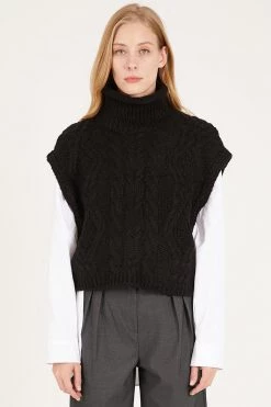 STORETS Daisy Turtle Neck Cable Knit Vest