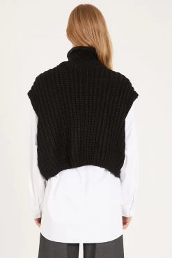 STORETS Daisy Turtle Neck Cable Knit Vest