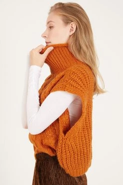 STORETS CLOTHING Daisy Turtle Neck Cable Knit Vest