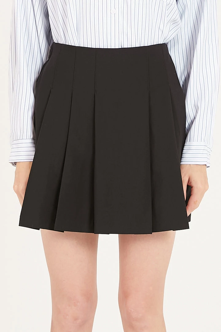 STORETS CLOTHING Ruby Plain Pleated Mini Skirt
